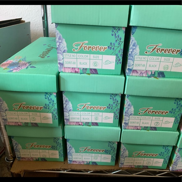 Black and gold spiked sandals Forever misc sizes - Picture 6 of 8